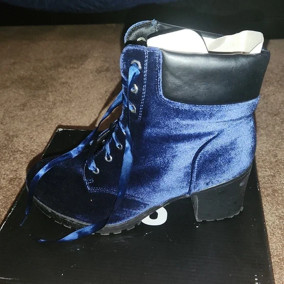 Velvet blue booties sz10 - Picture 2 of 3